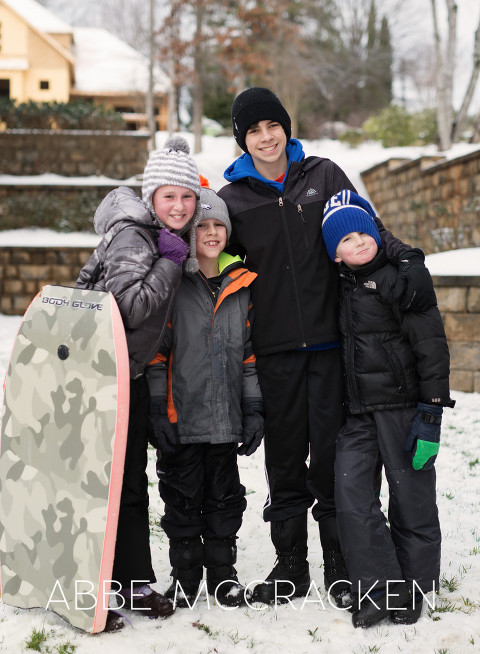Children enjoying a rare Charlotte NC snow day | Charlotte Childrens Photographer Abbe McCracken