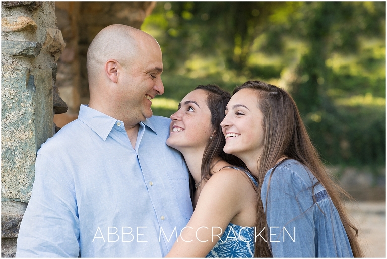 Candid family picture with high school children in Charlotte's Independence Park