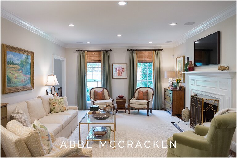 Gorgeous family room in Quail Hollow neighborhood of Charlotte, NC